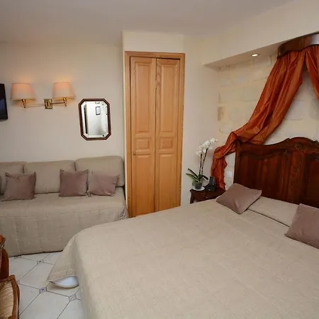 Familia Hotel