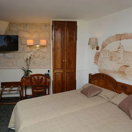 Hotel Familia Paris