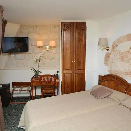 Familia Hotel