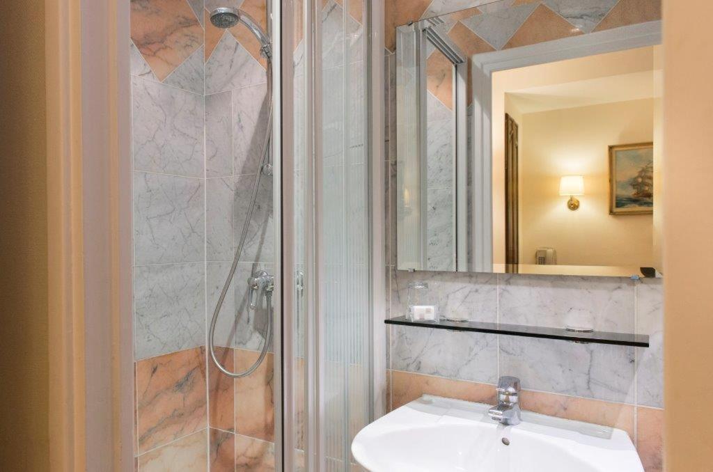 Hotel Familia Parigi